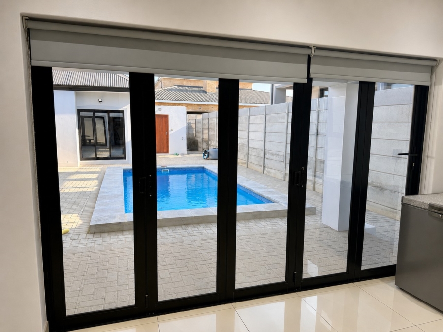 5 Bedroom Property for Sale in Tafelzicht Western Cape